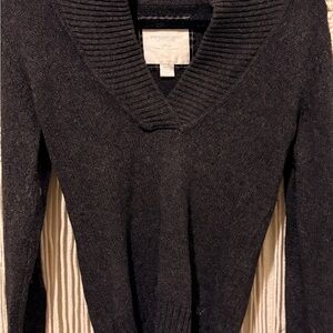 American Eagle Outfitters V-Neck Sweater M – Dark Gray Cozy Knit Pullover